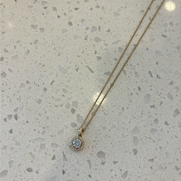 Gold necklace - Picture 1 of 3